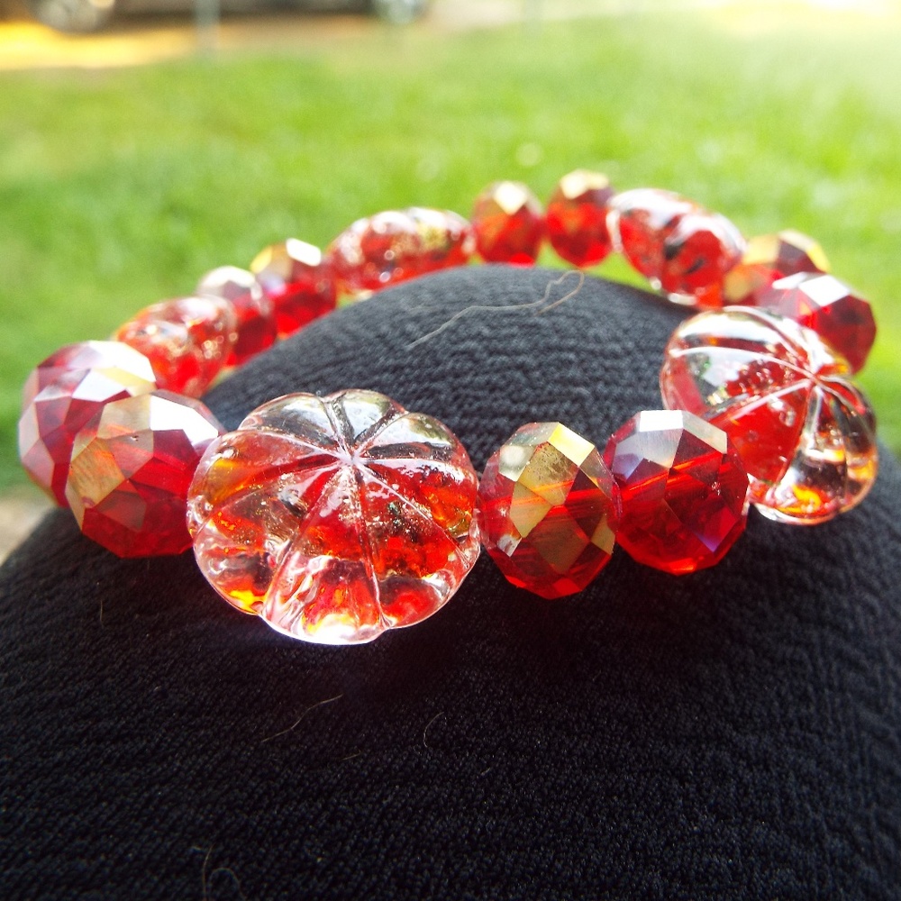 Fashionable elegant glass beads bracelet- red